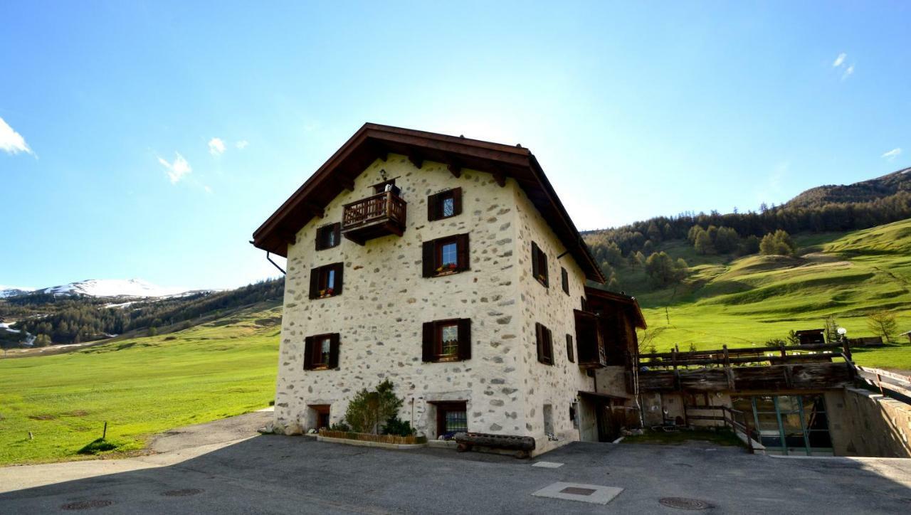 Mountain Chalet Milly Livigno Eksteriør billede